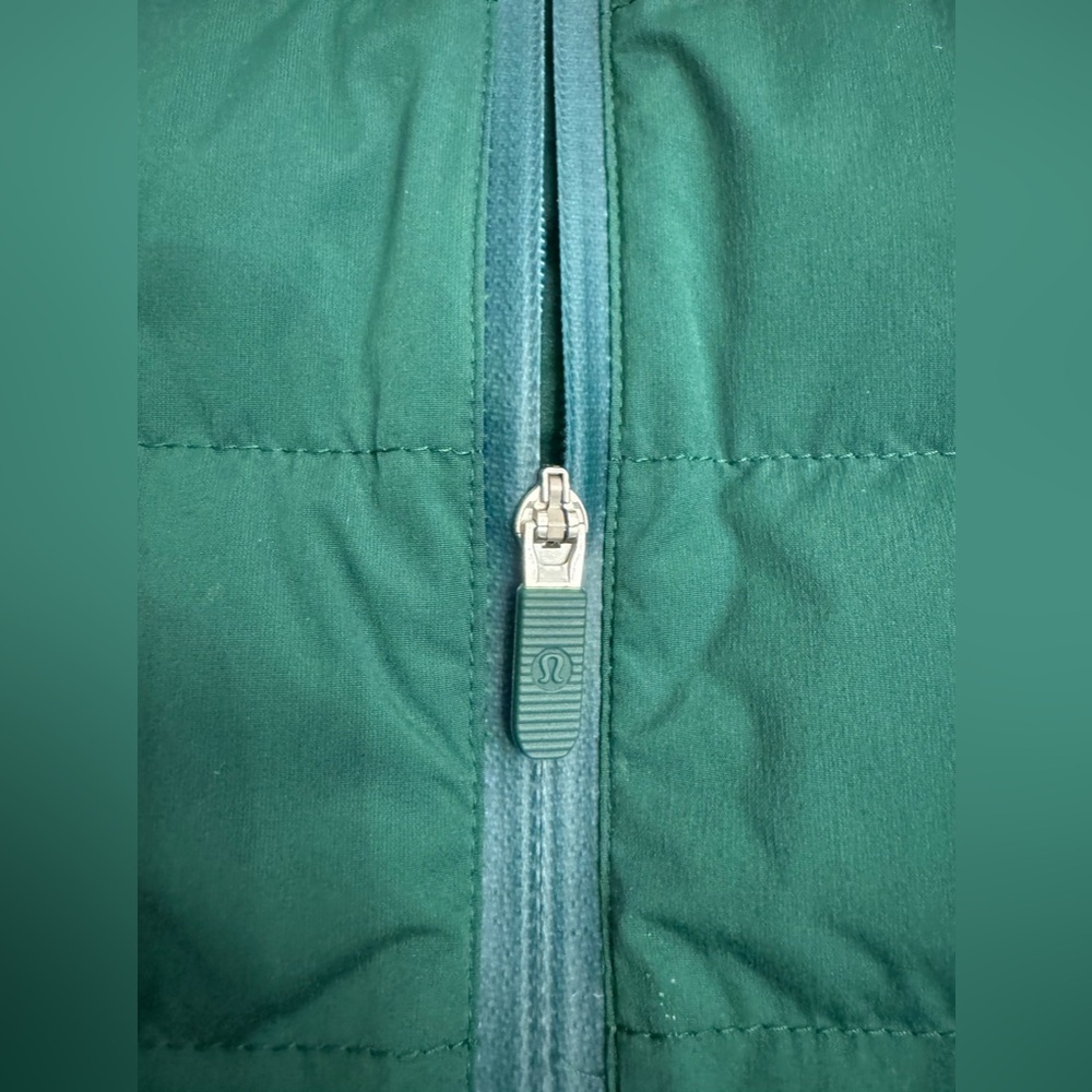 EUC! Lululemon Down For It All Vest, sz 2 - Picture 6 of 16